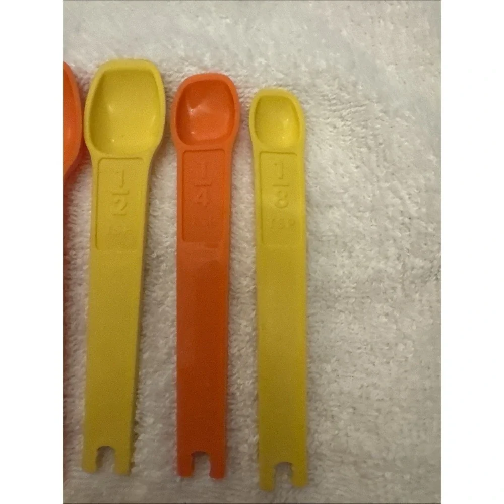 Vintage Yellow & Orange Tupperware Measuring Spoons Set Of 5 With Holder